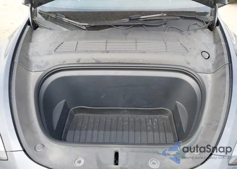 2022 Tesla Model Y Performance Dual Motor All-Wheel Drive z USA, uszkodzony, nr VIN 7SAYGDEF1NF375183